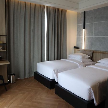 Gaia Hotel Тернате Екстер'єр фото