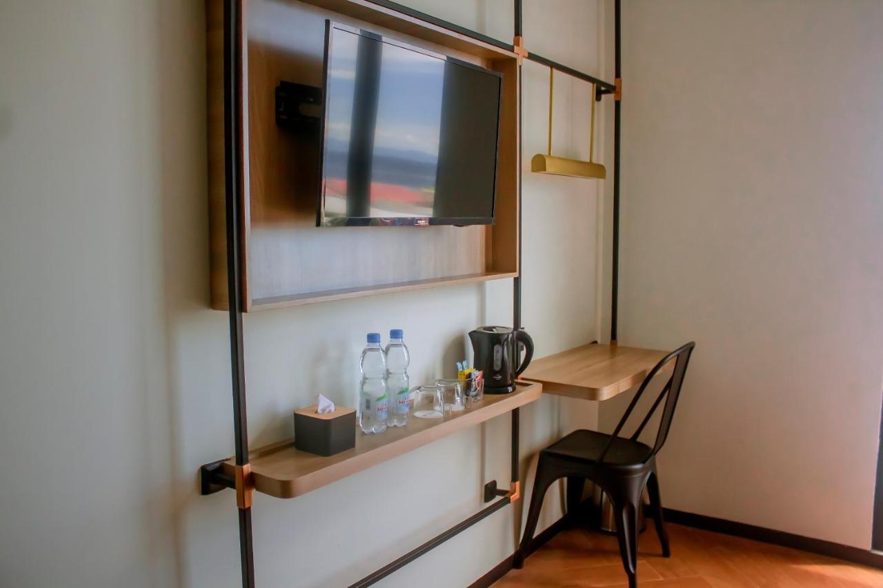 Gaia Hotel Тернате Екстер'єр фото