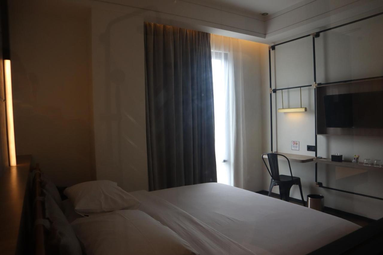 Gaia Hotel Тернате Екстер'єр фото