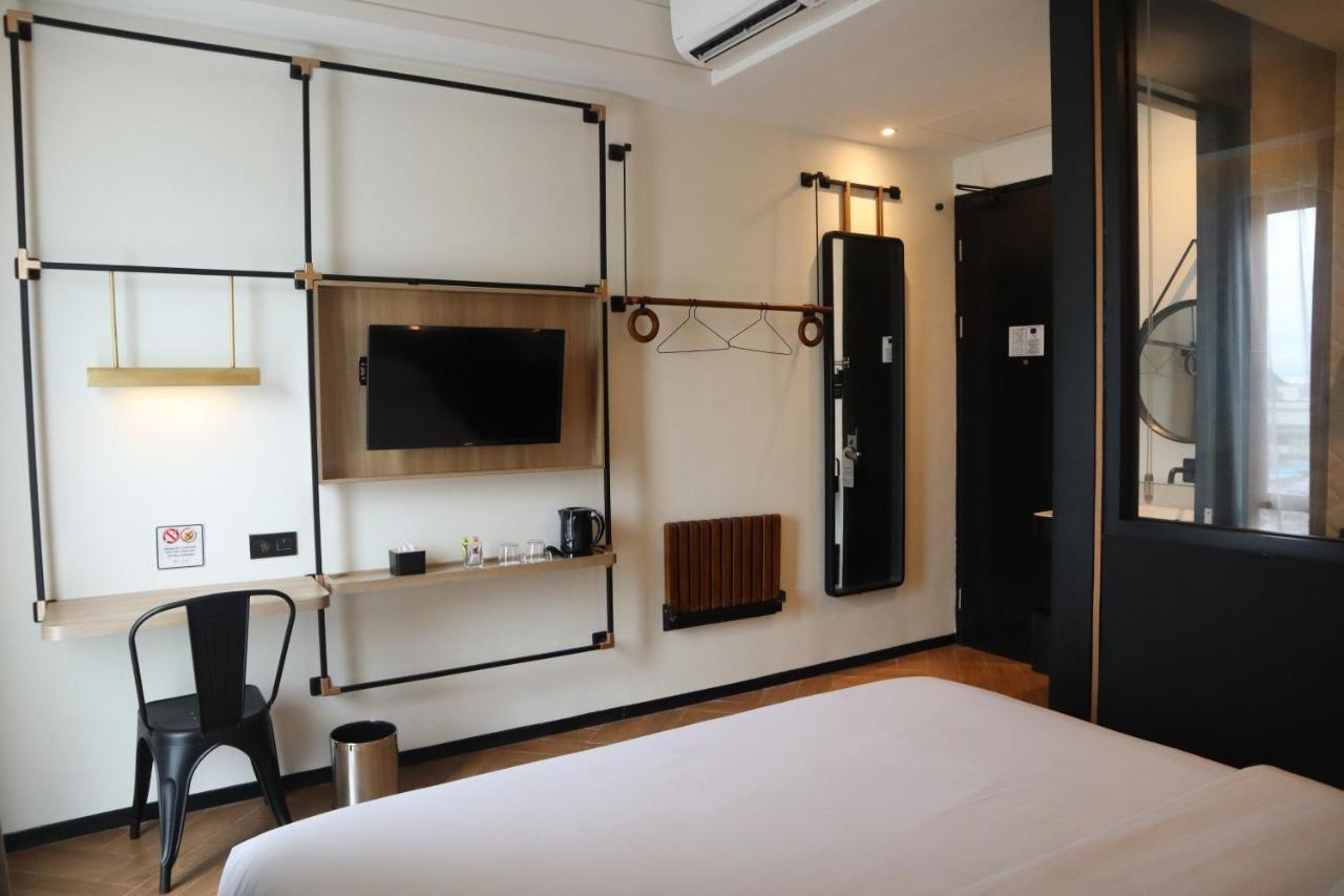Gaia Hotel Тернате Екстер'єр фото